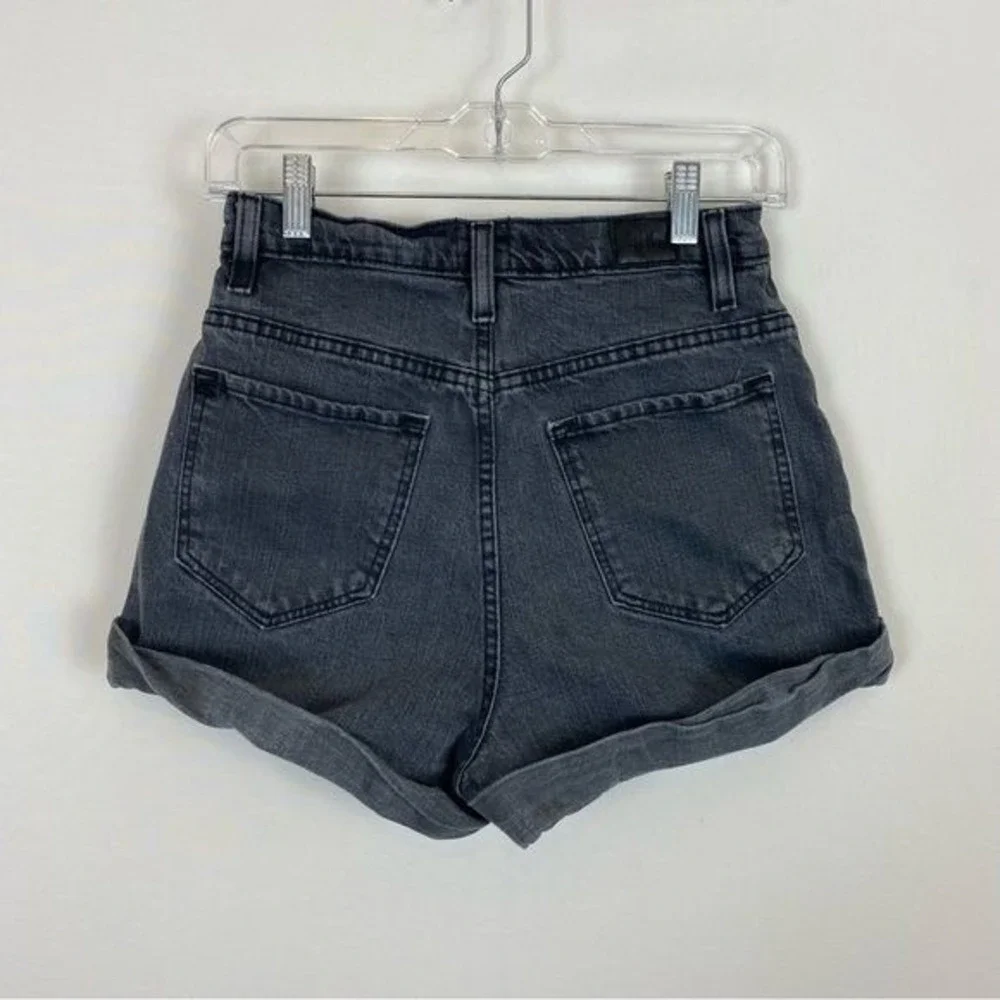 BDG Mom High Rise Cuffed Stone Washed Black Denim Shorts Size 26 - Picture 2 of 6